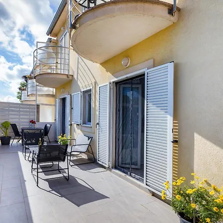 Apartman Sunny Lena *