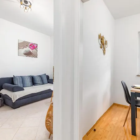 Apartment Sunny Lena Pula